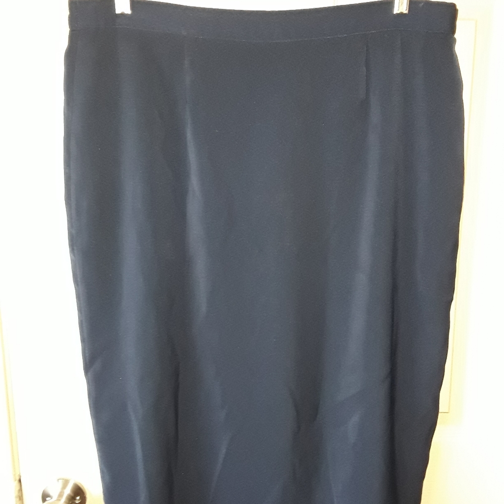 Classic Navy Skirt - Almost New!